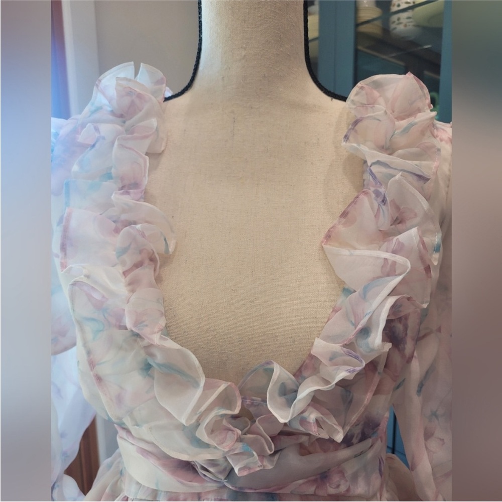 Marie Ribbon Gown Selkie - Picture 3 of 9